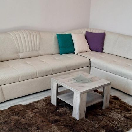 Lux Apartman Cacak Exterior photo